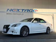 2014 Toyota Crown Hybrid