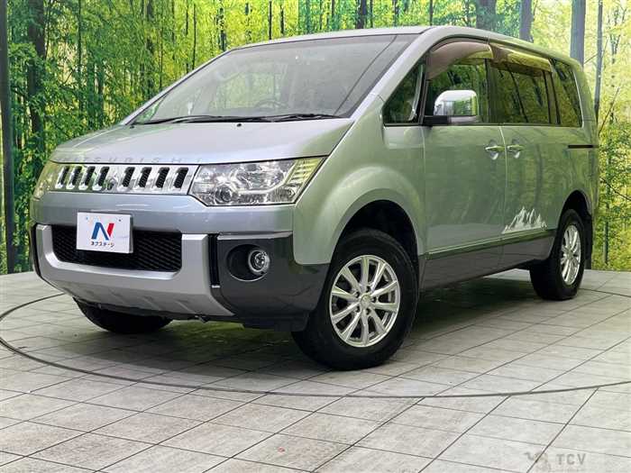 2012 Mitsubishi Delica D5