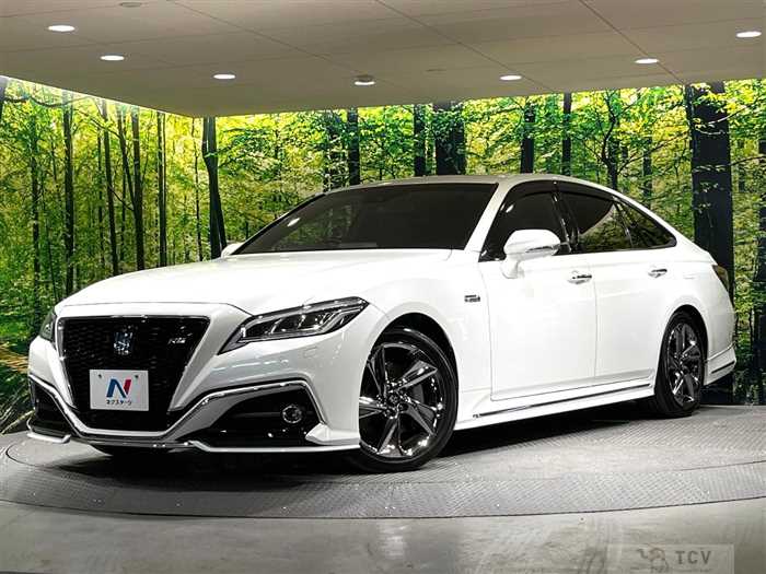 2018 Toyota Crown Hybrid