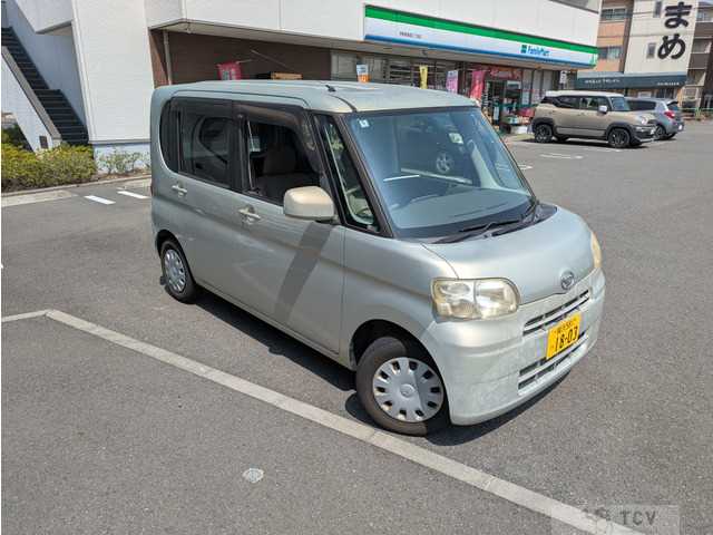 2010 Daihatsu Tanto