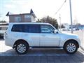 2011 Mitsubishi Pajero