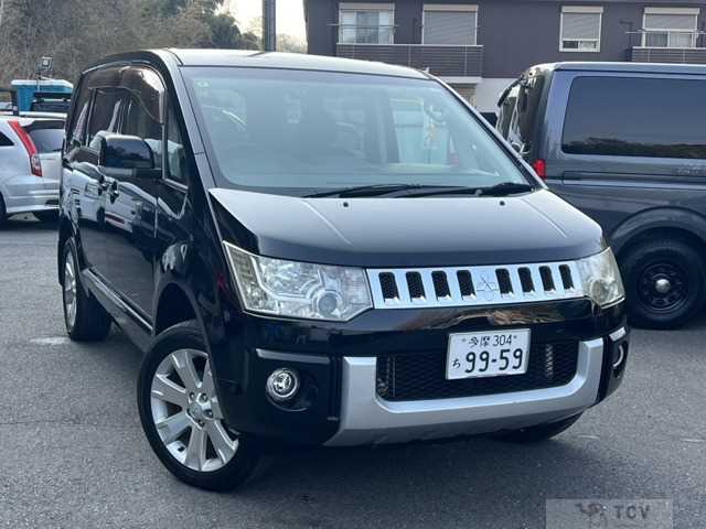 2010 Mitsubishi Delica D5