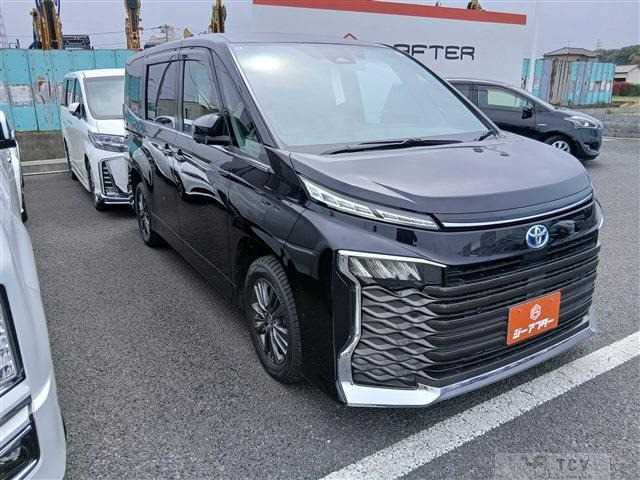 2022 Toyota Voxy