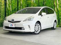 2013 Toyota PRIUS α