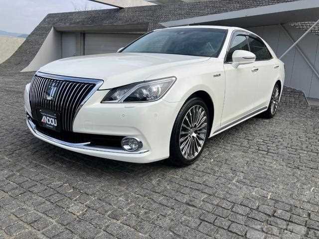2017 Toyota Crown Majesta