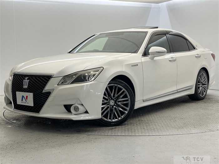 2013 Toyota Crown Hybrid