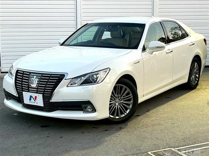 2013 Toyota Crown Hybrid