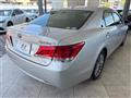 2013 Toyota Crown Hybrid