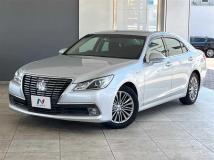 2013 Toyota Crown Hybrid