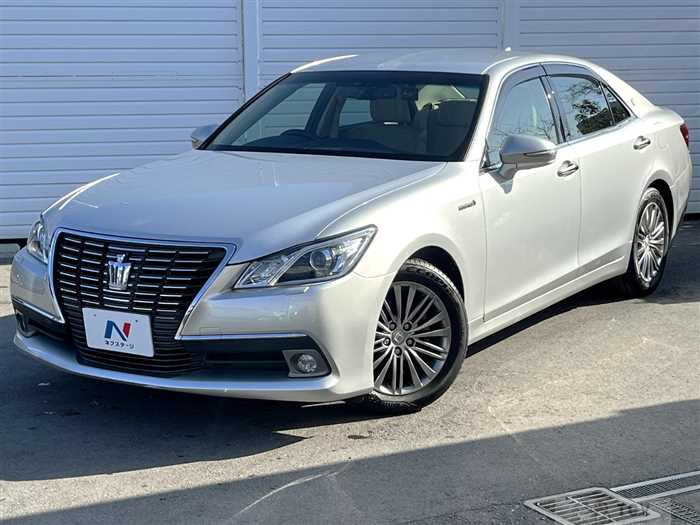 2013 Toyota Crown Hybrid