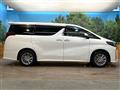 2022 Toyota Alphard Hybrid