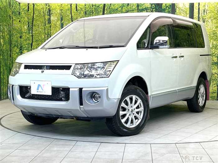 2016 Mitsubishi Delica D5