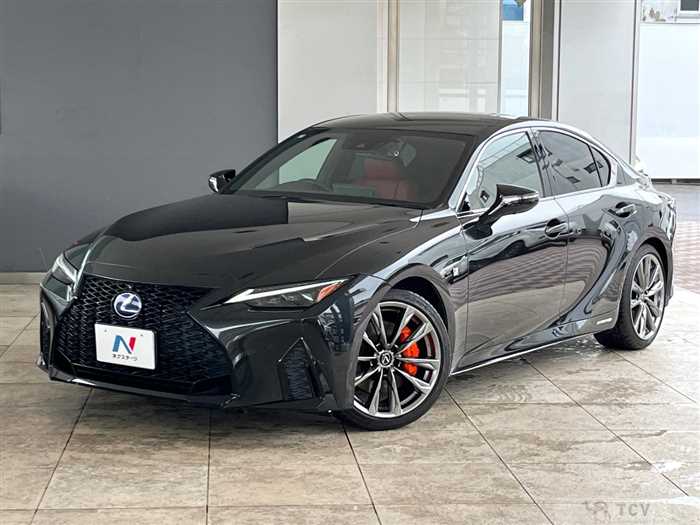 2021 Lexus IS