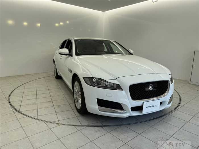 2017 Jaguar XF