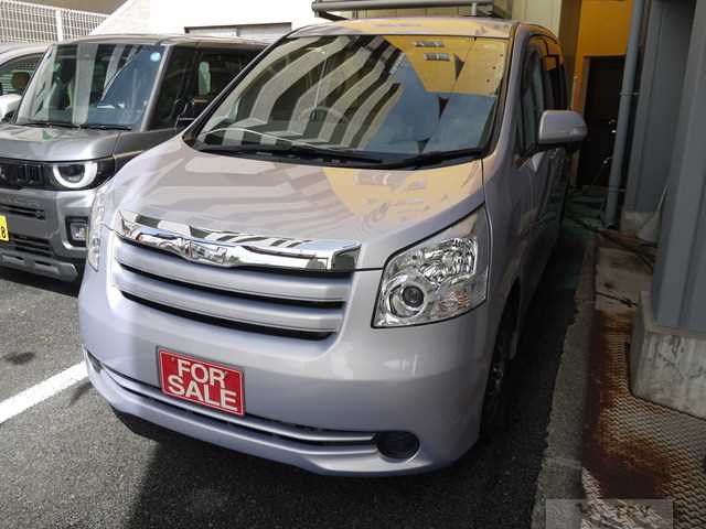 2009 Toyota Noah