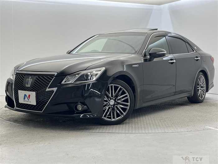 2013 Toyota Crown Hybrid