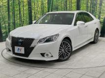 2013 Toyota Crown Hybrid