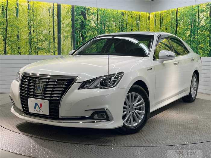 2017 Toyota Crown Hybrid