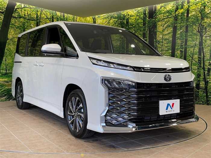 Toyota Voxy 2026 — фото 8 купить в Москве