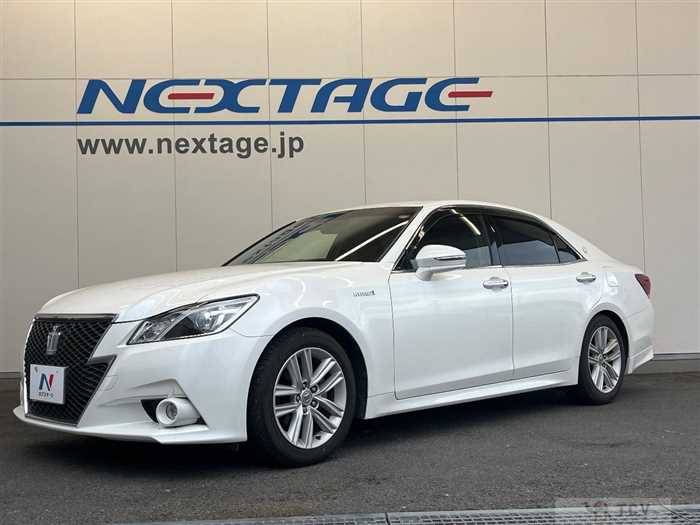 2013 Toyota Crown Hybrid