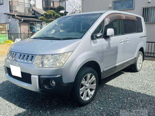 2010 Mitsubishi Delica D5