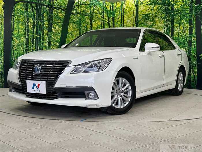 2013 Toyota Crown Hybrid