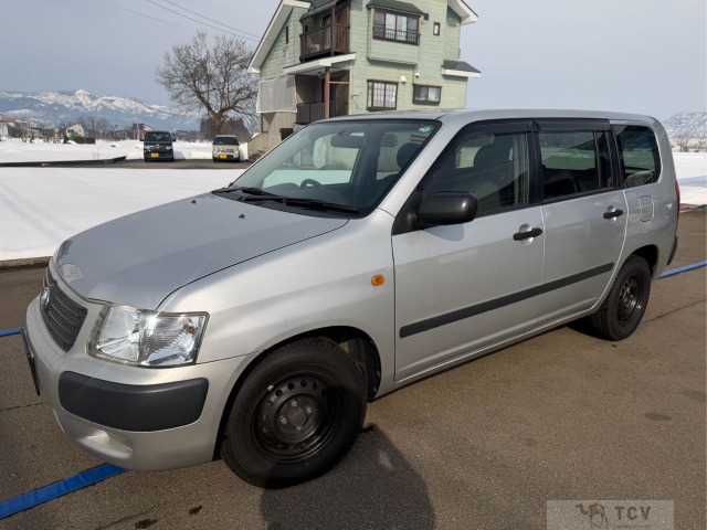 2009 Toyota Succeed Van
