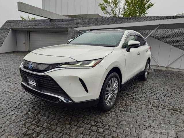 2022 Toyota Harrier Hybrid