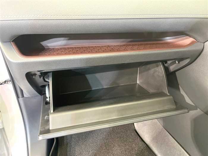 Toyota RAV4 2023 — миниатюра 5