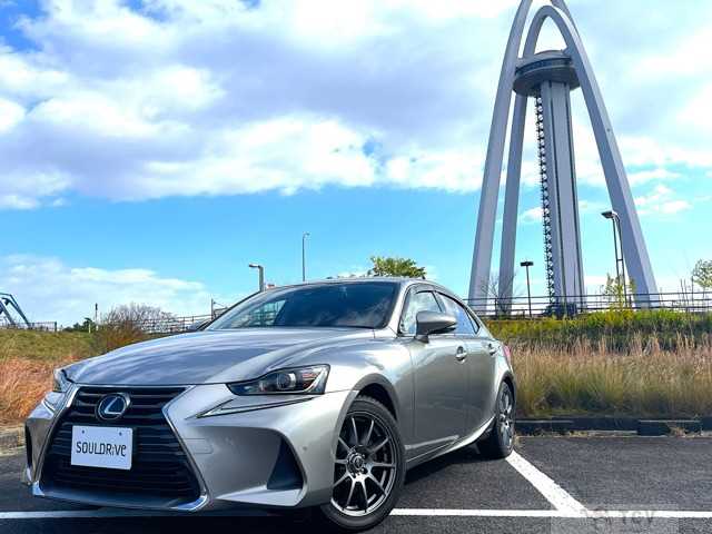 2019 Lexus IS