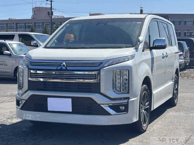 2019 Mitsubishi Delica D5