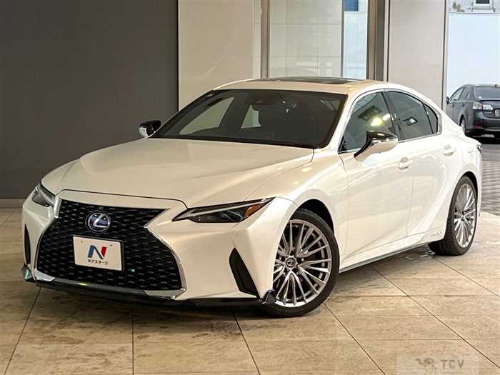 2021 Lexus IS