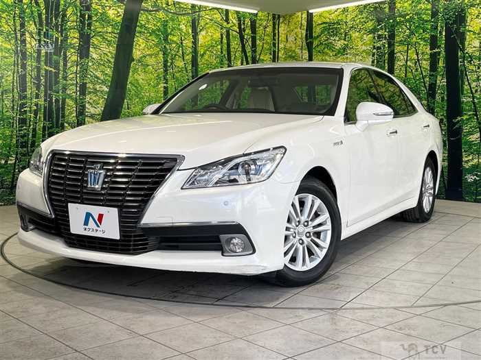 2013 Toyota Crown Hybrid