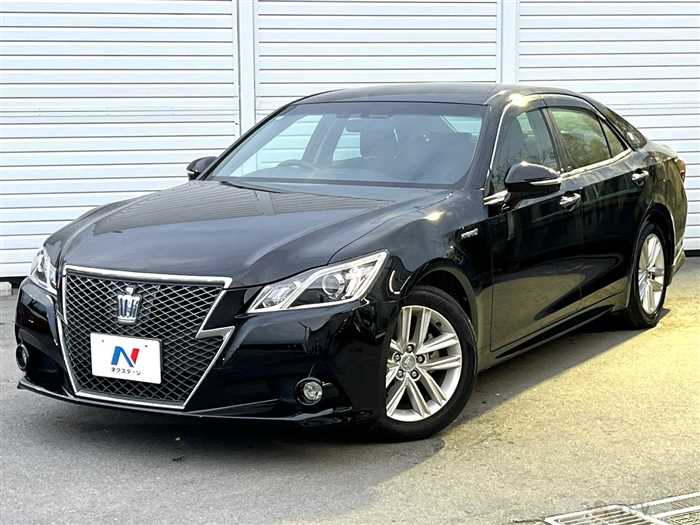 2013 Toyota Crown Hybrid