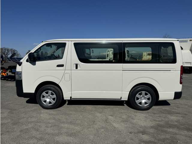Toyota Hiace Van 2026 — фото 4 купить в Москве