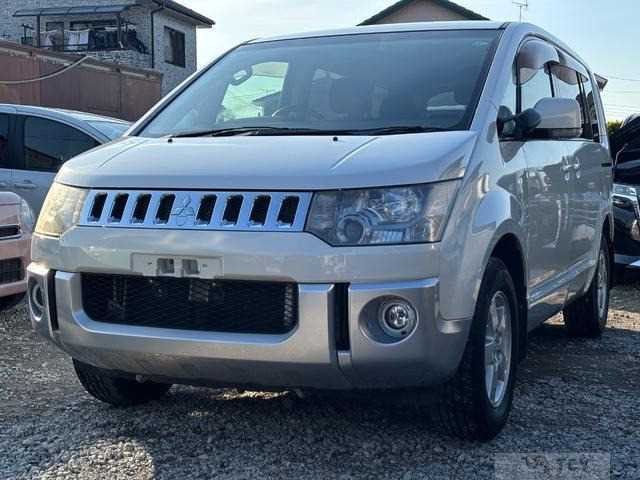 2013 Mitsubishi Delica D5