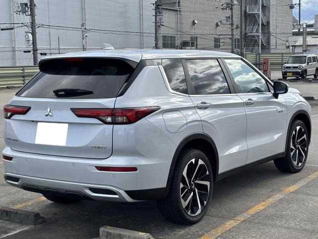 Mitsubishi Outlander 2024 — миниатюра 7