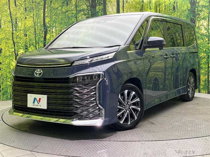 2022 Toyota Voxy
