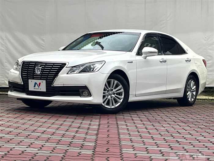 2013 Toyota Crown Hybrid