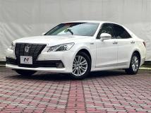2013 Toyota Crown Hybrid
