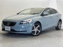 2017 Volvo V40