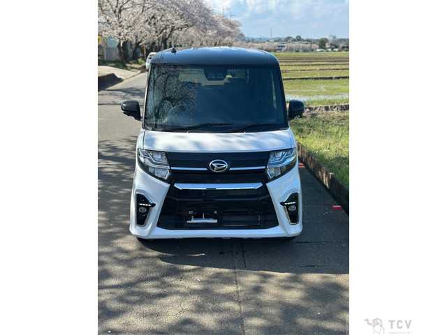 2022 Daihatsu Tanto Custom
