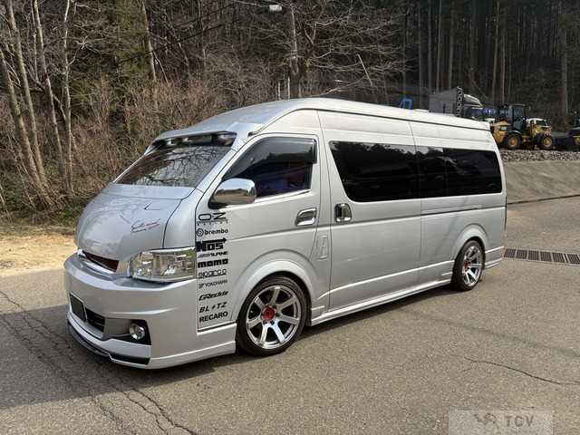 2008 Toyota Hiace Commuter