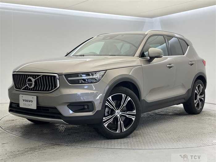 2022 Volvo XC40
