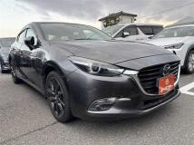 2017 Mazda Axela
