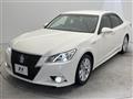 2013 Toyota Crown Hybrid