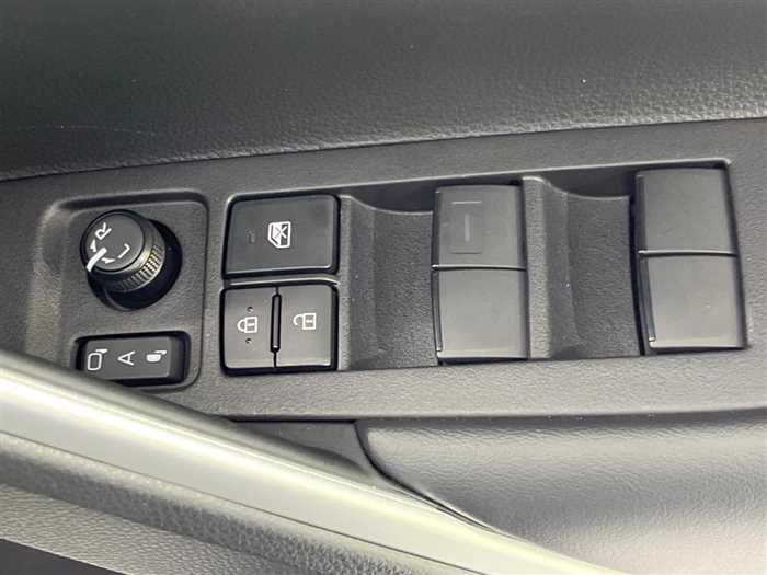 Toyota CorollaCross 2025 — миниатюра 5