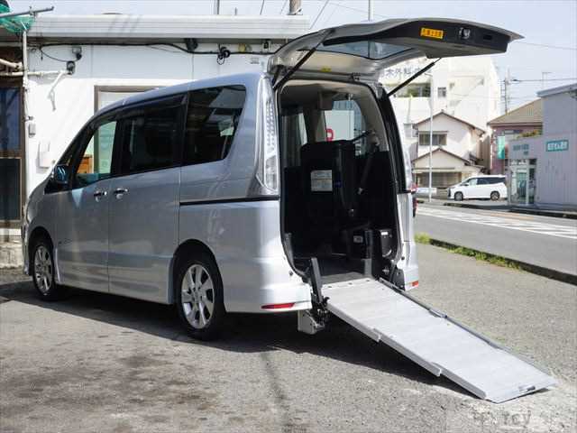 2013 Nissan Serena