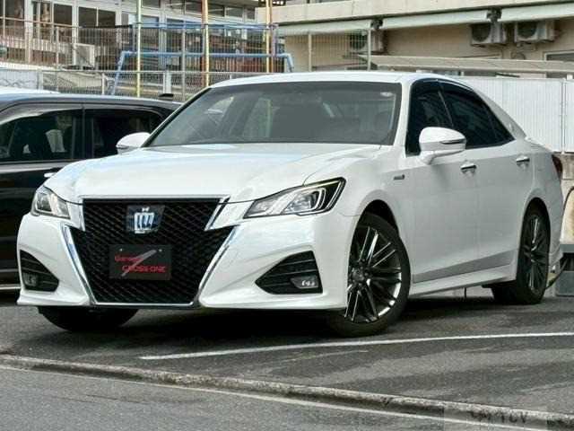 2016 Toyota Crown Hybrid