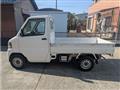2004 Nissan Clipper Truck